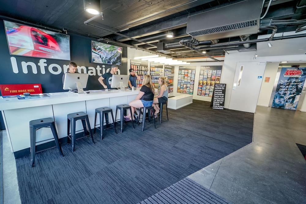 Nomads Queenstown Hostel Екстериор снимка Information Desk