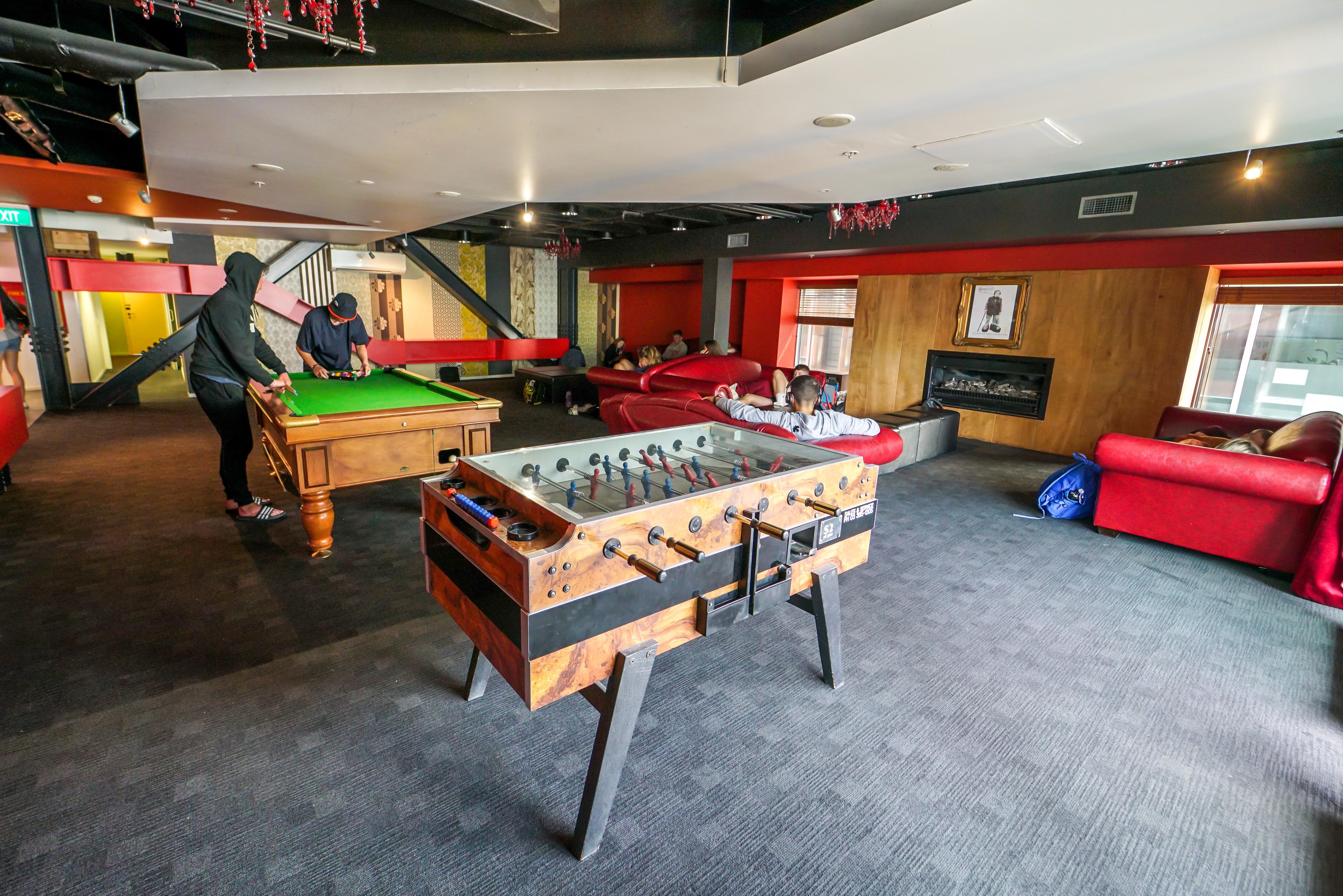 Nomads Queenstown Hostel Екстериор снимка