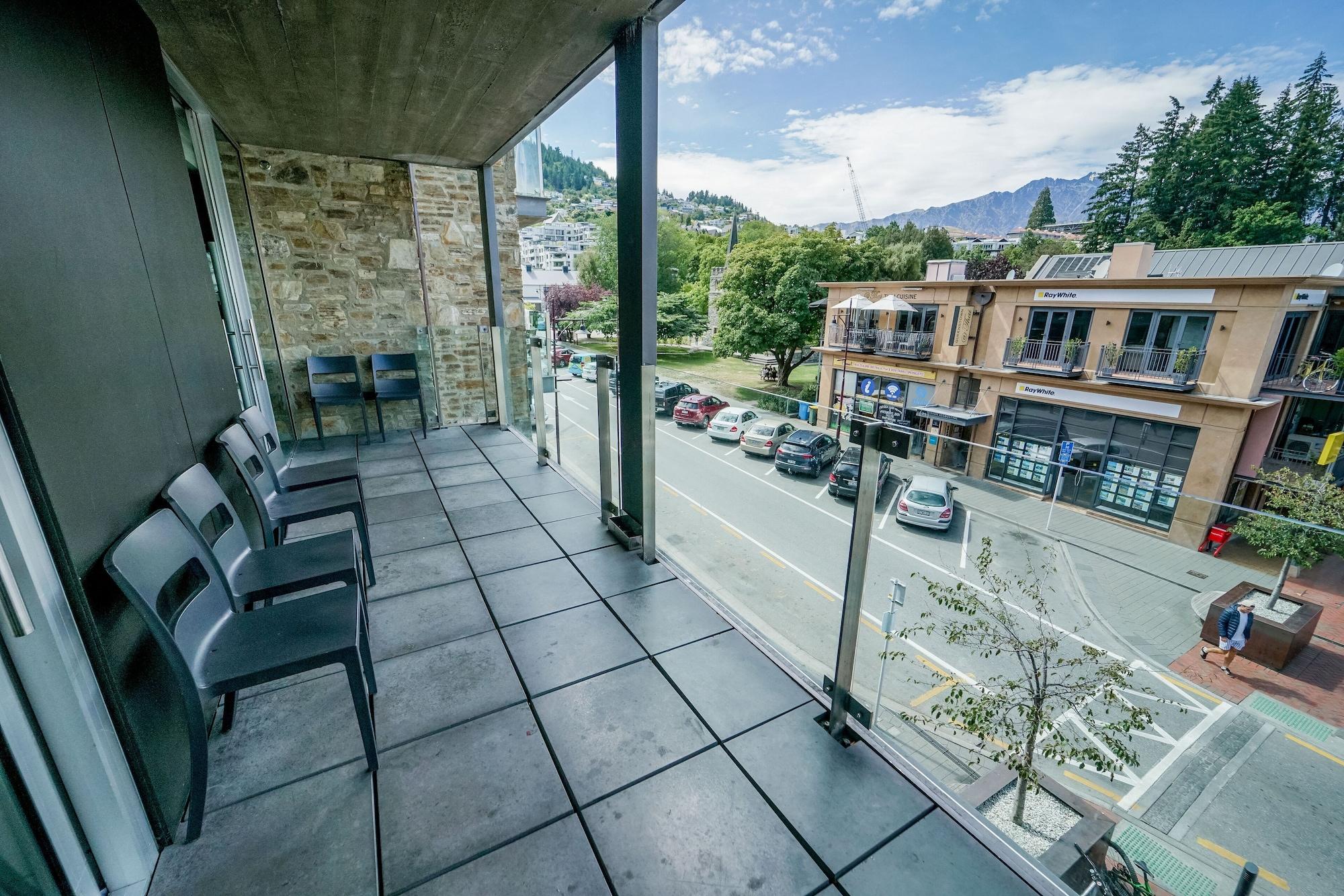 Nomads Queenstown Hostel Екстериор снимка